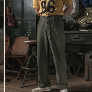 Men's Cargo Pants in Deep Olive